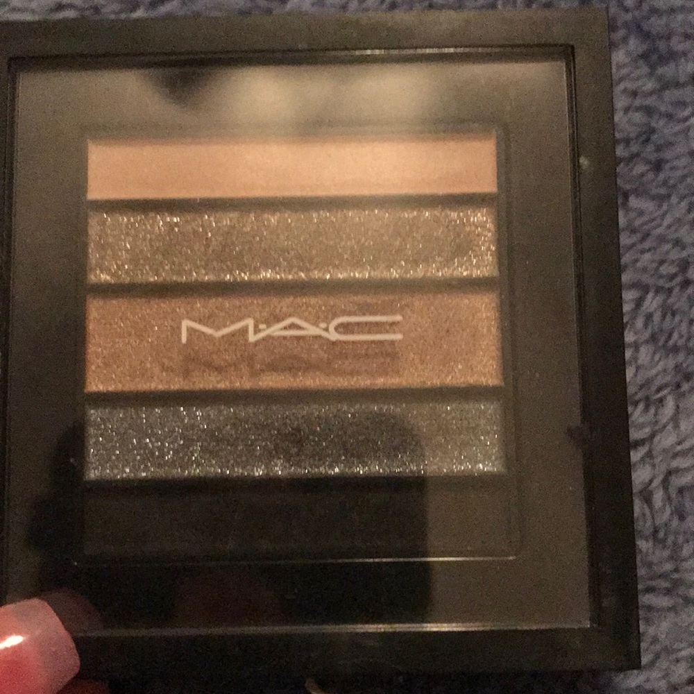 Mac eye shadow
